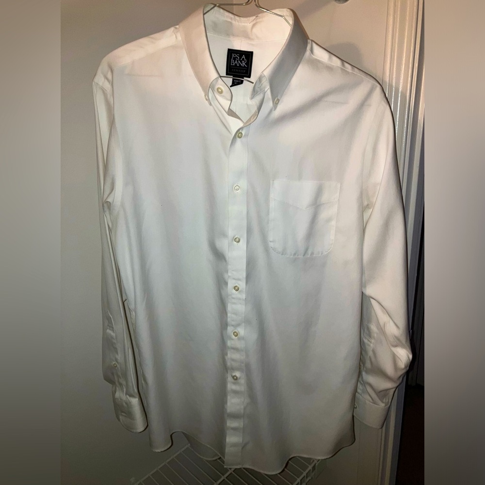 Jos A Bank white buttondown Traveler collection SLIM FIT